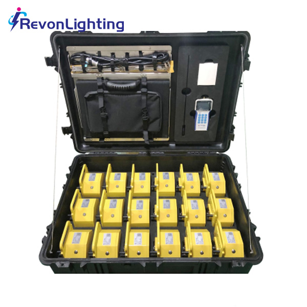 Portable runway lights for portable airfield lighting AO-PH-G1